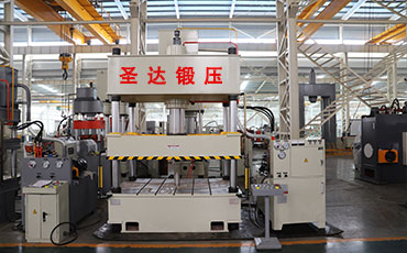 如何選擇定制200噸四柱液壓機(jī)？